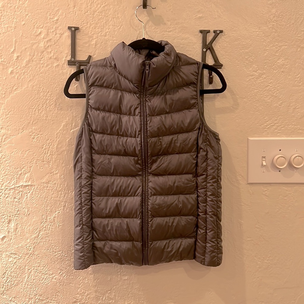 Uniqlo ultralight down vest Sz Small